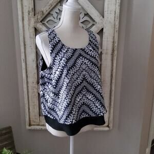 Bisou Bisou Women's Sleeveless Layered Hem Tank Top in Black & White